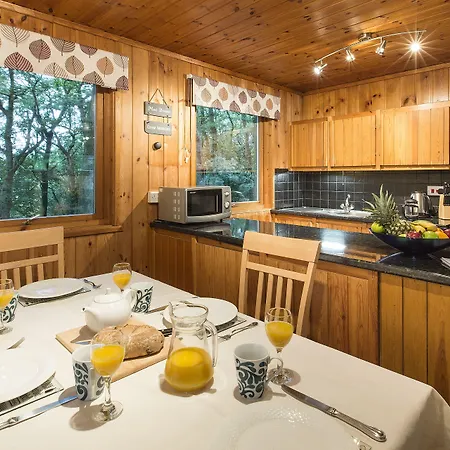 Brockwood Hall * מילום